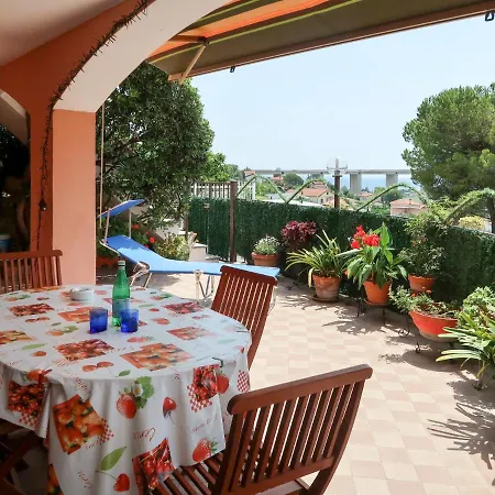 Apartment Casa Sara 396s Poggi